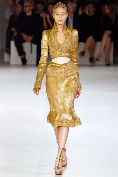 Look 4